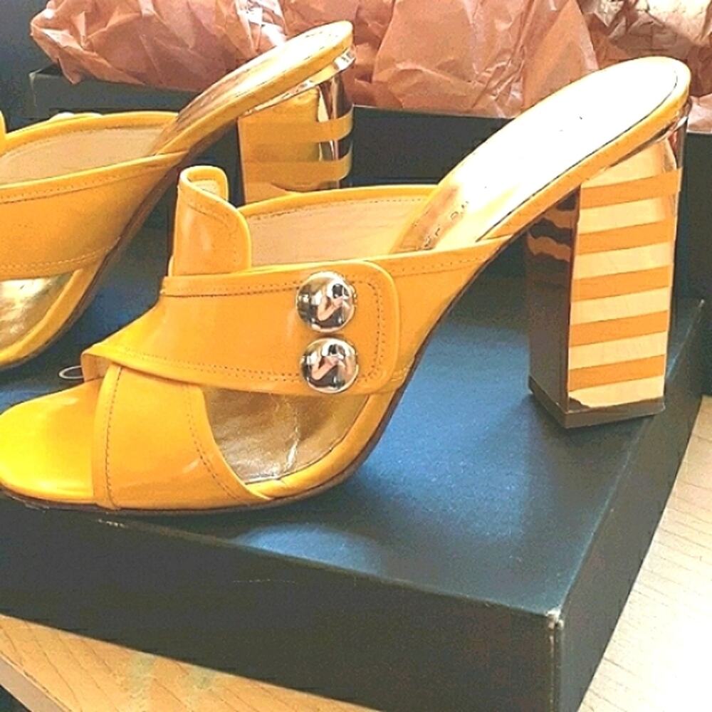 Marc by Marc Jacobs Art Deco Stripe Heels Sz 7.5 Yellow Gold Slipons Rare VNTG